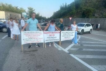 Radnici Instituta i građani danas blokirali granične prelaze: Najavili protest ispred Vlade 9. septembra Radnici Instituta i građani danas blokirali granične prelaze: Najavili protest ispred Vlade 9. septembra