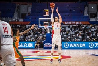 Ernangomes predvodio Špance do ubjedljivog trijumfa na startu Ernangomes predvodio Špance do ubjedljivog trijumfa na startu