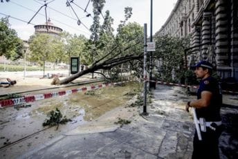 Strahovito nevrijeme pogodilo Švajcarsku, a nakon toga i sjevernu Italiju Strahovito nevrijeme pogodilo Švajcarsku, a nakon toga i sjevernu Italiju