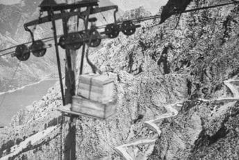 Amerikanci savlađuju balkanske planine: Fotografija žičare Kotor-Lovćen iz arhive Kongresne biblioteke u Vašingtonu Žičara iznad Kotorskog zaliva u januaru 1920. godine