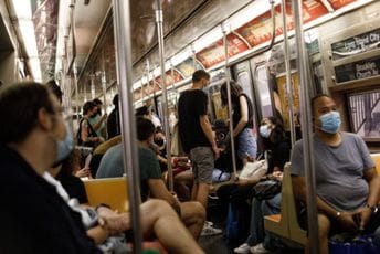 U SAD sve rasprostranjeniji novi soj koronavirusa: Ljudi na Menhetnu opet nose maske U SAD sve rasprostranjeniji novi soj koronavirusa: Ljudi na Menhetnu opet nose maske