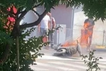 Bijelo Polje: Gorio skuter na benzinskoj pumpi Bijelo Polje: Gorio skuter na benzinskoj pumpi