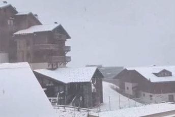 Snijeg zabijelio Alpe (VIDEO) Snijeg zabijelio Alpe (VIDEO)