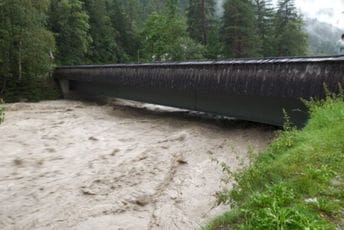 Dramatično u Austriji, oglasile se sirene: Građani da ostanu u kućama Dramatično u Austriji, oglasile se sirene: Građani da ostanu u kućama