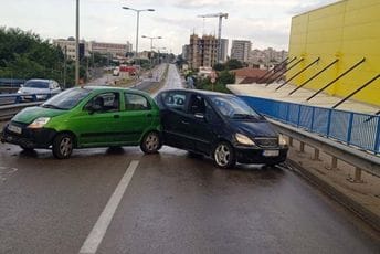 Dvije saobraćajne nezgode jutros u Baru Dvije saobraćajne nezgode jutros u Baru