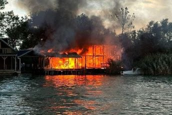 Izgorjele dvije kućice na Bojani Izgorjele dvije kućice na Bojani
