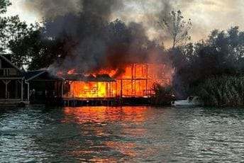 Izgorjele dvije kućice na Bojani