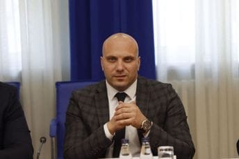 Terzić: Učesnici autokolona da dobro paze što rade, moguća i privođenja Terzić: Učesnici autokolona da dobro paze što rade, moguća i privođenja