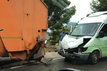 Udes u Baru, dvije osobe povrijeđene Udes u Baru, dvije osobe povrijeđene
