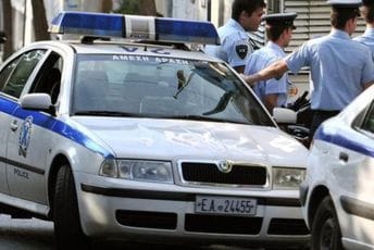 Jezivo ubistvo na Krfu: Muškarac izbo ženu olovkom i drvenim nožem Jezivo ubistvo na Krfu: Muškarac izbo ženu olovkom i drvenim nožem