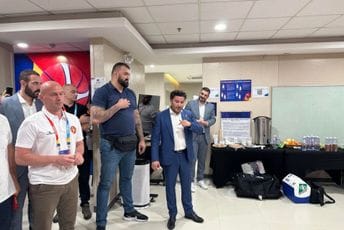 Abazović u svlačionici čestitao našim košarkašima: Meč za ponos cijele nacije Abazović u svlačionici čestitao našim košarkašima: Meč za ponos cijele nacije