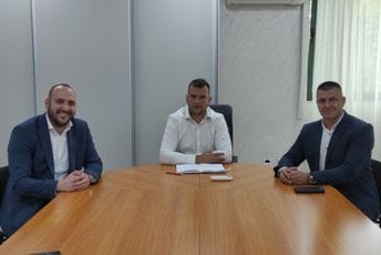 Opština Zeta: Organizovan đački prevoz do srednjih škola u Podgorici Opština Zeta: Organizovan đački prevoz do srednjih škola u Podgorici