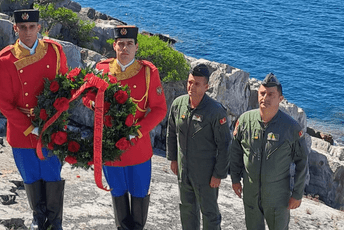 Obilježeno 12 godina od pogibije tri oficira Vojske Crne Gore na Luštici Obilježeno 12 godina od pogibije tri oficira Vojske Crne Gore na Luštici