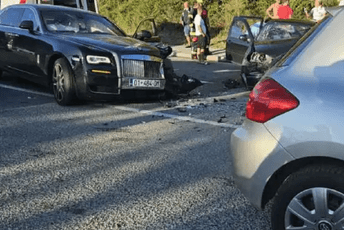 Lepetani: U sudaru rols rojsa i golfa povrijeđene dvije osobe Lepetani: U sudaru rols rojsa i golfa povrijeđene dvije osobe