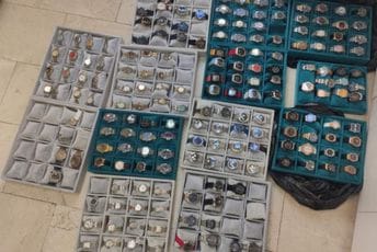 UPC kontrolisala objekat u Budvi: Pronađena necarinjena roba u vrijednosti od skoro 49.000 eura UPC kontrolisala objekat u Budvi: Pronađena necarinjena roba u vrijednosti od skoro 49.000 eura