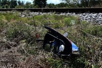 Nesreća u Hrvatskoj: Voz smrskao automobil, nije se zaustavio na željezničkom prelazu Nesreća u Hrvatskoj: Voz smrskao automobil, nije se zaustavio na željezničkom prelazu