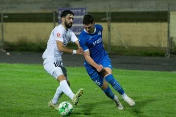 Budućnost je lider, novi kiks Sutjeske nakon nevjerovatne utakmice u Nikšiću, tri meča završena bez pobjednika Budućnost je lider, novi kiks Sutjeske nakon nevjerovatne utakmice u Nikšiću, tri meča završena bez pobjednika