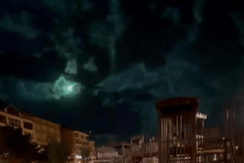 (VIDEO) Meteor osvijetlio noćno nebo iznad Turske (VIDEO) Meteor osvijetlio noćno nebo iznad Turske