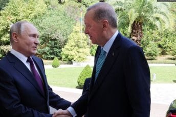 Putin dočekao Erdogana u Sočiju, tema razgovora Ukrajina i sporazum o žitu Putin dočekao Erdogana u Sočiju, tema razgovora Ukrajina i sporazum o žitu