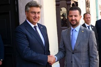 Plenković: Zadovoljni smo da Hrvati ponovno imaju zastupnika u Skupštini Plenković: Zadovoljni smo da Hrvati ponovno imaju zastupnika u Skupštini