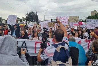 „Koliko vrijedi ljudski život“: Protest u Skoplju zbog krađe citostatika sa Klinike za onkologiju „Koliko vrijedi ljudski život“: Protest u Skoplju zbog krađe citostatika sa Klinike za onkologiju