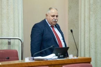 Preminuo hrvatski politićar i bivši ministar finansija Ivan Šuker Preminuo hrvatski politićar i bivši ministar finansija Ivan Šuker