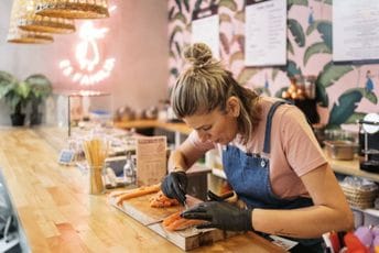 Ekonomski pokretači: Kako potrošnja, radna mjesta i digitalizacija oblikuju sadašnjost i budućnost Ekonomski pokretači: Kako potrošnja, radna mjesta i digitalizacija oblikuju sadašnjost i budućnost