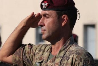 Sa druge strane Jadrana: General napisao rasističku, anti-LGBT knjigu mržnje i ona je - bestseler Sa druge strane Jadrana: General napisao rasističku, anti-LGBT knjigu mržnje i ona je - bestseler