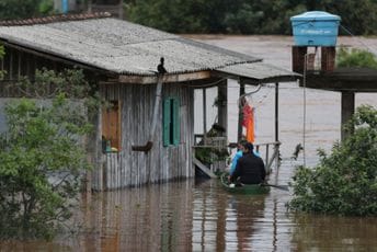 U poplavama u Brazilu poginulo najmanje 66 ljudi