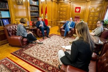 Adžić: MUP Crne Gore biće i dalje kredibilan partner britanskim institucijama u borbi protiv bezbjednosnih izazova Adžić: MUP Crne Gore biće i dalje kredibilan partner britanskim institucijama u borbi protiv bezbjednosnih izazova