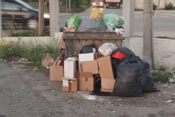 Savjet MZ Kličevo: Smeću nije mjesto u dvorištu ambulante Savjet MZ Kličevo: Smeću nije mjesto u dvorištu ambulante