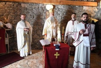 Joanikije: Sveti Vasilije uvijek donosio pobjedu, pa i protiv bezbožne bivše vlasti Joanikije: Sveti Vasilije uvijek donosio pobjedu, pa i protiv bezbožne bivše vlasti