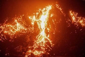 (VIDEO) Vulkan Kilauea na Havajima ponovo izbacuje užarenu lavu (VIDEO) Vulkan Kilauea na Havajima ponovo izbacuje užarenu lavu