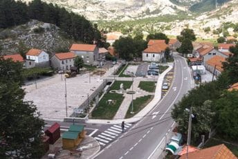 Završeni radovi: Pogledajte kako izgleda trg na Njegušima Završeni radovi: Pogledajte kako izgleda trg na Njegušima