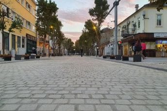 Zbog radova na zgradi Vrhovnog suda: Dio Njegoševe ulice zatvoren za saobraćaj Zbog radova na zgradi Vrhovnog suda: Dio Njegoševe ulice zatvoren za saobraćaj