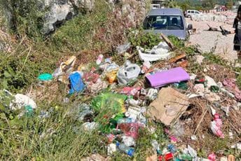 Igalo: Za tri sata na plažama prikupljeno 135 kilograma otpada Igalo: Za tri sata na plažama prikupljeno 135 kilograma otpada