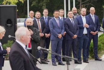 Vulin, iako pod američkim sankcijama, prisustvovao događaju Ambasade SAD Vulin, iako pod američkim sankcijama, prisustvovao događaju Ambasade SAD