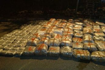 Pola tone skanka iz Albanije pokušali da prevezu do EU Pola tone skanka iz Albanije pokušali da prevezu do EU