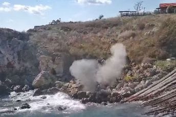 Bugarska vojska uništila bespilotnu letilicu i zakačeni eksploziv na obalama Crnog mora Bugarska vojska uništila bespilotnu letilicu i zakačeni eksploziv na obalama Crnog mora