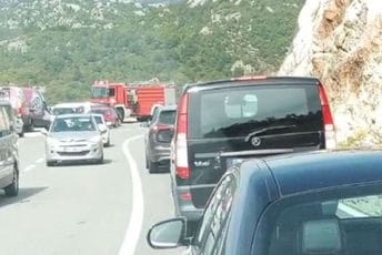 Uspostavljen saobraćaj na putu Cetinje - Budva Uspostavljen saobraćaj na putu Cetinje - Budva