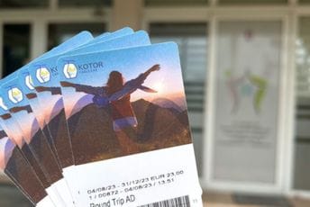 Prijestonica Cetinje poklonila karte za vožnju žičarom Kotor – Lovćen Prijestonica Cetinje poklonila karte za vožnju žičarom Kotor – Lovćen