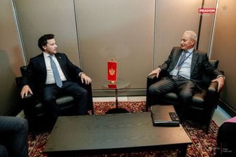 Abazović sa Kamelom: Crna Gora daje kontinuiran doprinos regionalnoj saradnji Abazović sa Kamelom: Crna Gora daje kontinuiran doprinos regionalnoj saradnji