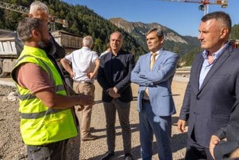 Ibrahimović obilazio radove po sjeveru, za sljedeću godinu najavio rekonstrukciju puta Berane - Rožaje Ibrahimović obilazio radove po sjeveru, za sljedeću godinu najavio rekonstrukciju puta Berane - Rožaje