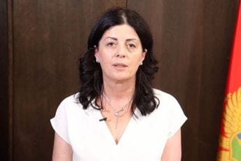 Anela Čekić podnijela ostavku: Pregovori i dalje traju, DPS očekuje da  će ostati na čelu grada Anela Čekić podnijela ostavku: Pregovori i dalje traju, DPS očekuje da  će ostati na čelu grada