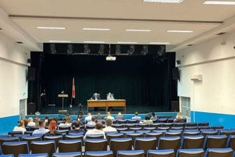 Asanović Demokratama: Pravite cirkus, zauzmite strane; Krstović: Šta je sa Deklaracijom o Kosovu? Asanović Demokratama: Pravite cirkus, zauzmite strane; Krstović: Šta je sa Deklaracijom o Kosovu?