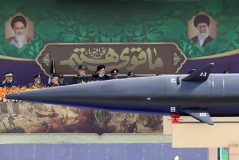 (VIDEO) Iran na vojnoj paradi predstavio dron sa najvećim dometom na svijetu (VIDEO) Iran na vojnoj paradi predstavio dron sa najvećim dometom na svijetu