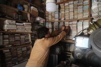 U izbjeglištvu čuva blago države u kojoj žele da izbrišu sjećanje na umjetnost U izbjeglištvu čuva blago države u kojoj žele da izbrišu sjećanje na umjetnost