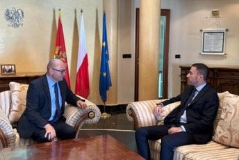 Bogdanović sa novim ambasadorom Poljske: Crna Gora još daleko od nove Vlade Bogdanović sa novim ambasadorom Poljske: Crna Gora još daleko od nove Vlade