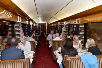 ŽPCG: Turisti iz Švajcarske i Mađarske dolaze u Crnu Goru vozovima u stilu Orijent ekspresa ŽPCG: Turisti iz Švajcarske i Mađarske dolaze u Crnu Goru vozovima u stilu Orijent ekspresa