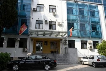 Ombudsmanu trebalo pola godine da utvrdi povredu prava: Penzioneri traže poništavanje zaključka o uzimanju 89.000 eura Ombudsmanu trebalo pola godine da utvrdi povredu prava: Penzioneri traže poništavanje zaključka o uzimanju 89.000 eura